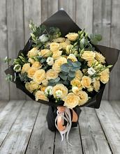 Букет цветов из:  Розы и Лизиантусы в Ям