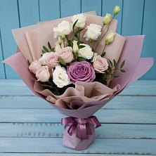 Букет цветов из:  Розы и Лизиантусы в Ям