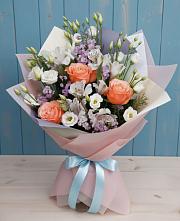 Букет цветов из:  Лизиантусы, Розы, Альстромерии и Гипсофила #REPLACE_PRED# Ям